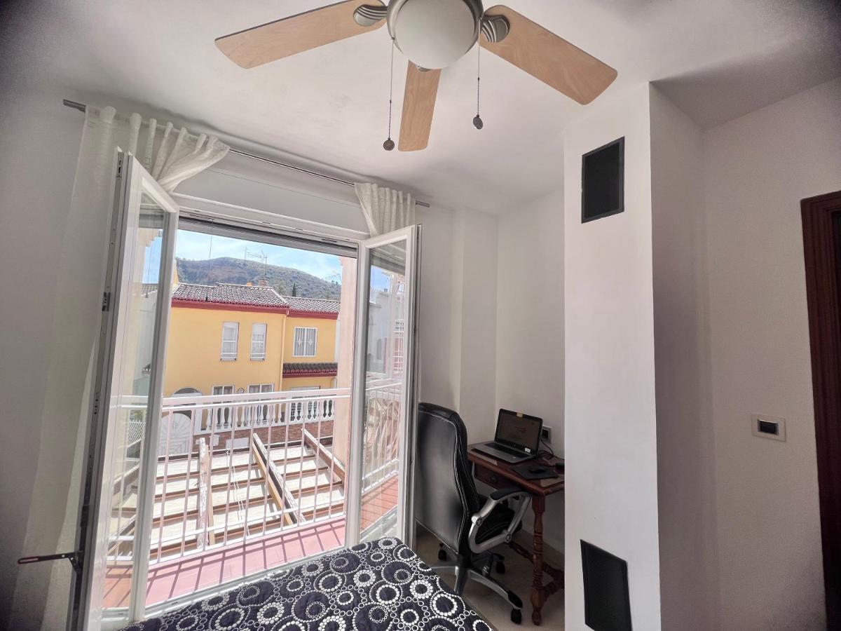 Casa Ideal Familias Y Grupos Con Balcones Exterior Soleada Patios Cerca Alhambra, Sierra Nevada, Rio Genil, Lancha Del Genil, Parque Llano Y Reloj Del Sol Con Barbacoas, Campo De Futbol, Circuito Gimnasia Apartment Granada Ngoại thất bức ảnh