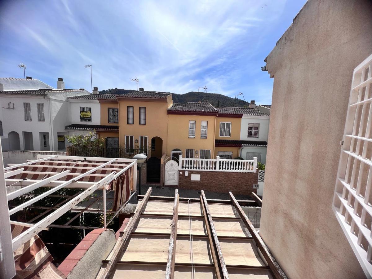 Casa Ideal Familias Y Grupos Con Balcones Exterior Soleada Patios Cerca Alhambra, Sierra Nevada, Rio Genil, Lancha Del Genil, Parque Llano Y Reloj Del Sol Con Barbacoas, Campo De Futbol, Circuito Gimnasia Apartment Granada Ngoại thất bức ảnh