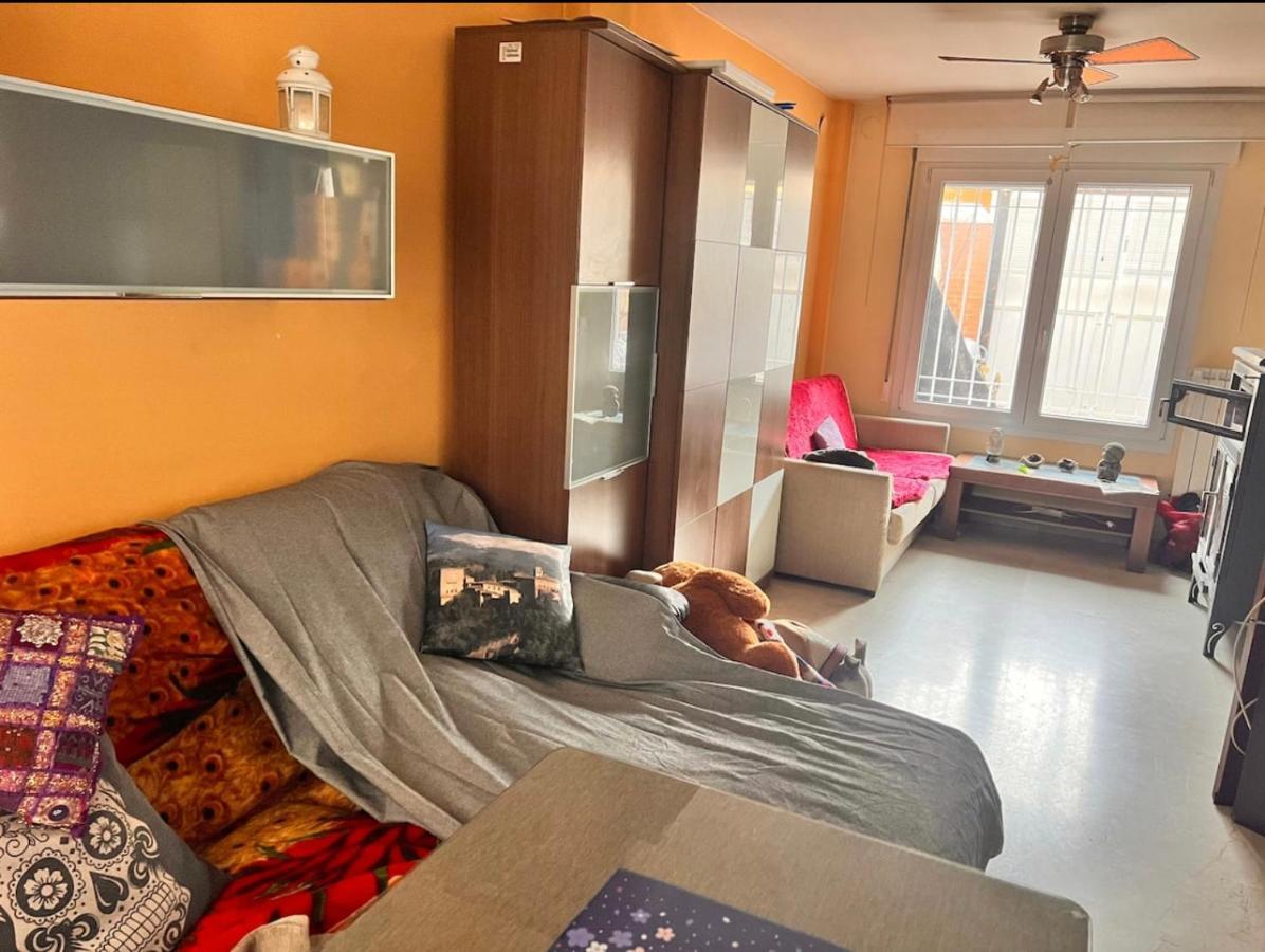 Casa Ideal Familias Y Grupos Con Balcones Exterior Soleada Patios Cerca Alhambra, Sierra Nevada, Rio Genil, Lancha Del Genil, Parque Llano Y Reloj Del Sol Con Barbacoas, Campo De Futbol, Circuito Gimnasia Apartment Granada Ngoại thất bức ảnh