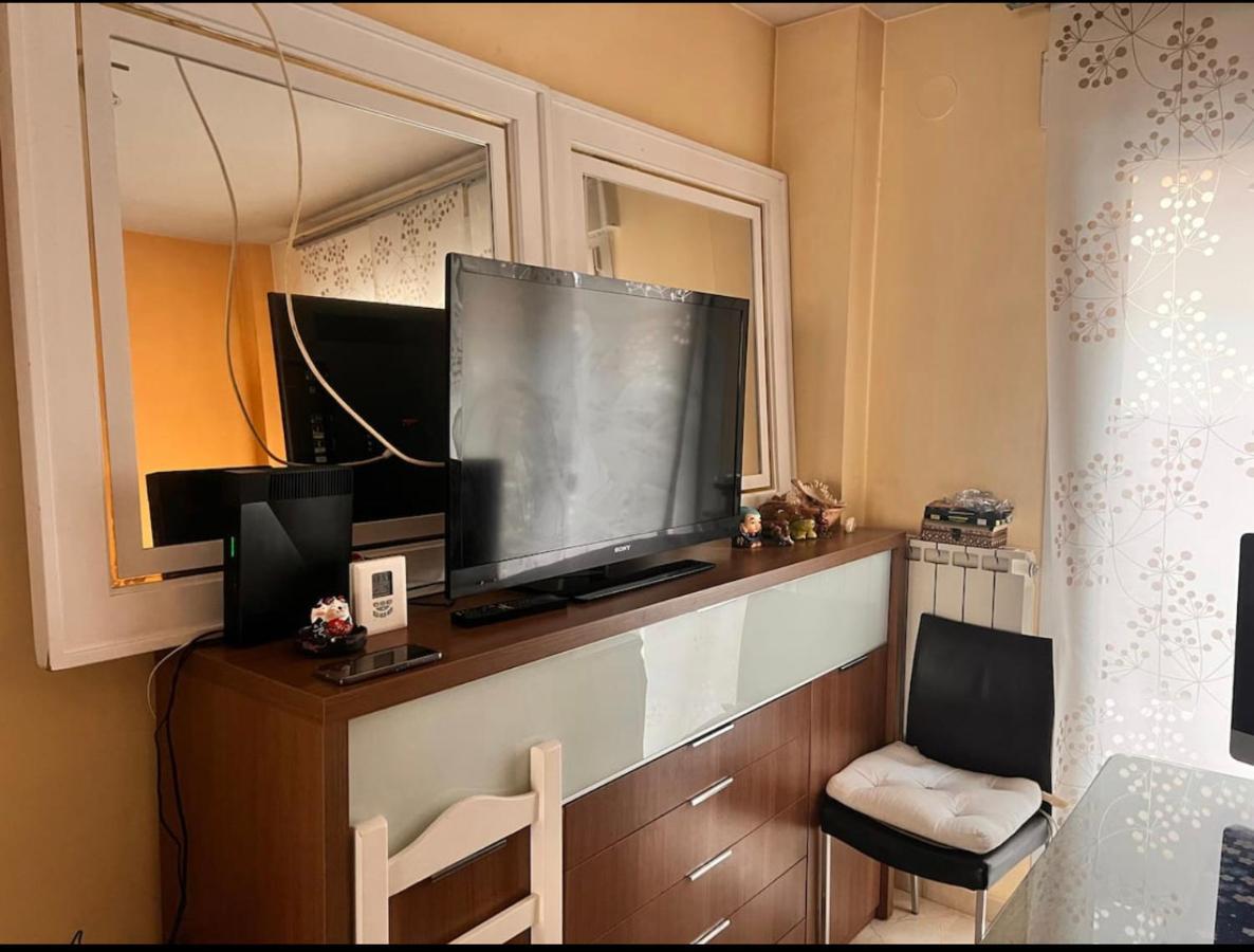 Casa Ideal Familias Y Grupos Con Balcones Exterior Soleada Patios Cerca Alhambra, Sierra Nevada, Rio Genil, Lancha Del Genil, Parque Llano Y Reloj Del Sol Con Barbacoas, Campo De Futbol, Circuito Gimnasia Apartment Granada Ngoại thất bức ảnh