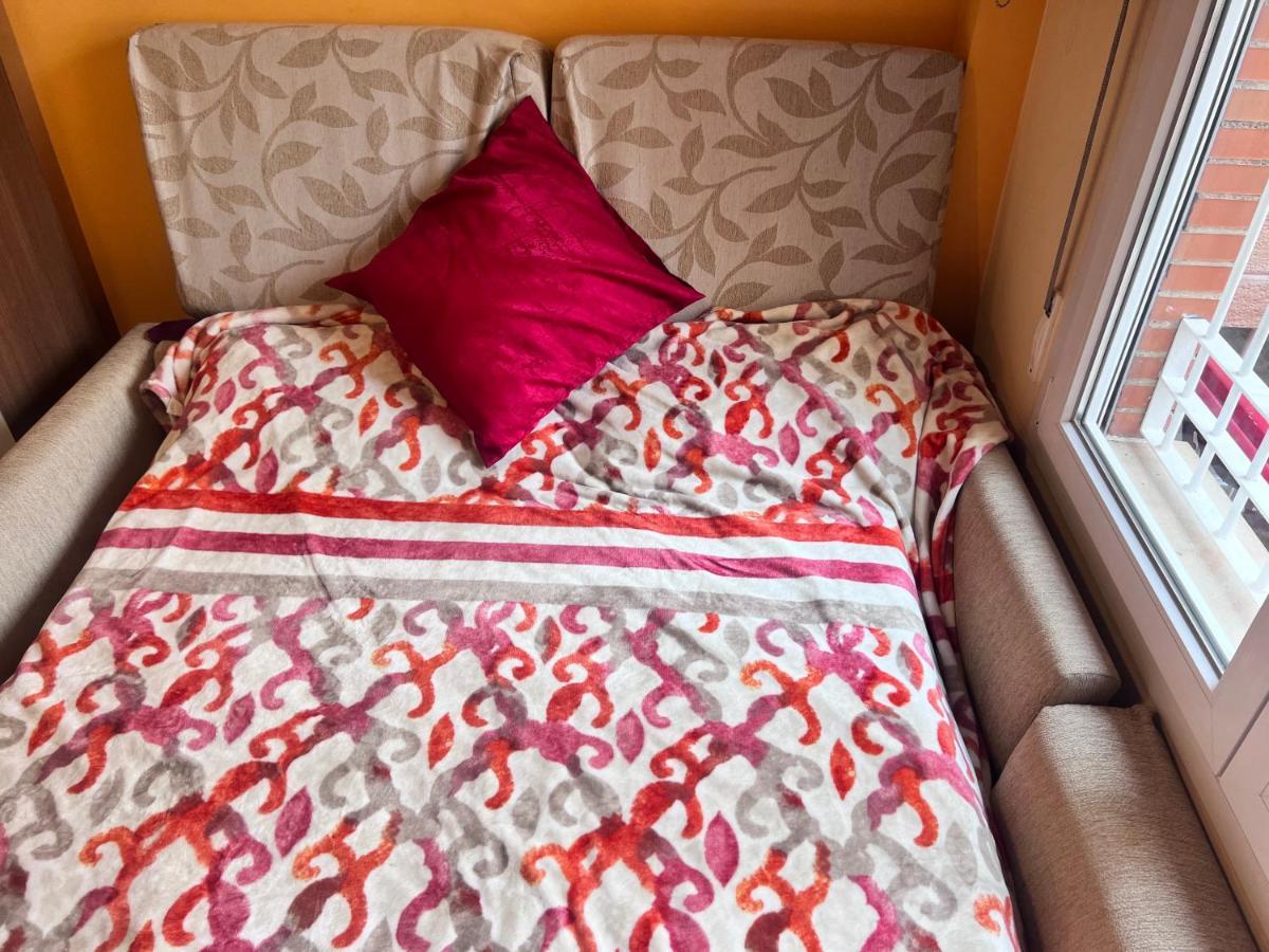Casa Ideal Familias Y Grupos Con Balcones Exterior Soleada Patios Cerca Alhambra, Sierra Nevada, Rio Genil, Lancha Del Genil, Parque Llano Y Reloj Del Sol Con Barbacoas, Campo De Futbol, Circuito Gimnasia Apartment Granada Ngoại thất bức ảnh