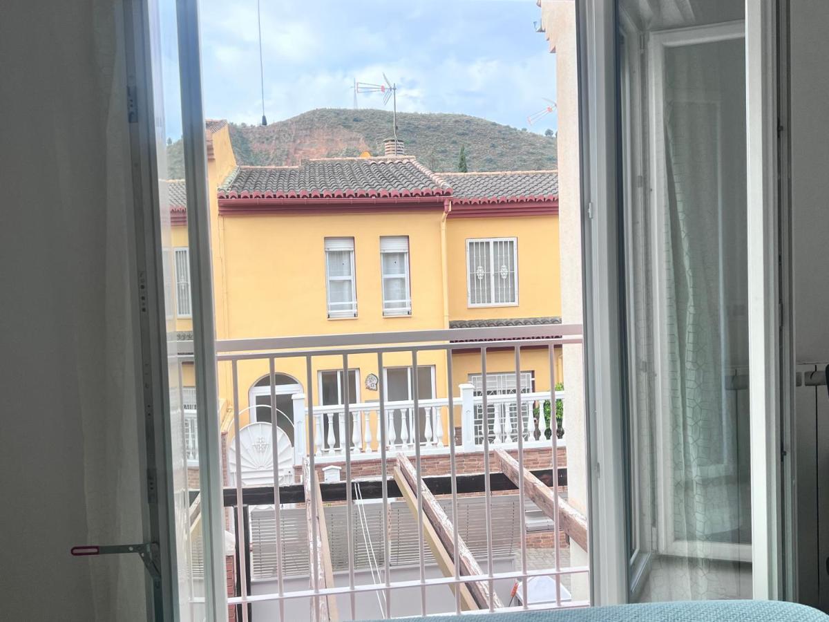 Casa Ideal Familias Y Grupos Con Balcones Exterior Soleada Patios Cerca Alhambra, Sierra Nevada, Rio Genil, Lancha Del Genil, Parque Llano Y Reloj Del Sol Con Barbacoas, Campo De Futbol, Circuito Gimnasia Apartment Granada Ngoại thất bức ảnh