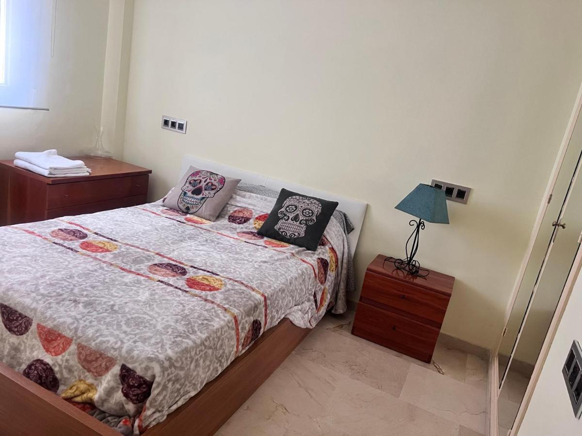 Casa Ideal Familias Y Grupos Con Balcones Exterior Soleada Patios Cerca Alhambra, Sierra Nevada, Rio Genil, Lancha Del Genil, Parque Llano Y Reloj Del Sol Con Barbacoas, Campo De Futbol, Circuito Gimnasia Apartment Granada Ngoại thất bức ảnh