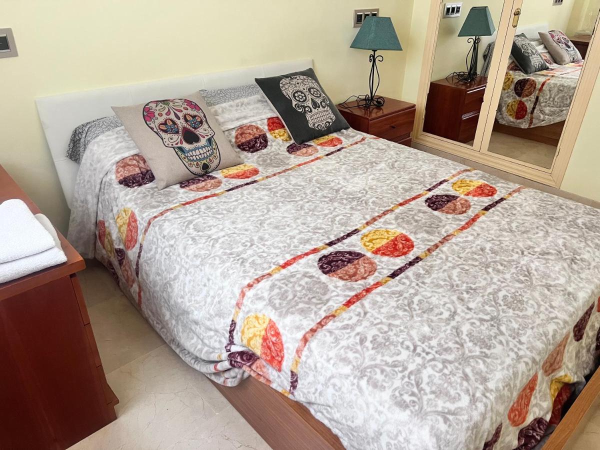 Casa Ideal Familias Y Grupos Con Balcones Exterior Soleada Patios Cerca Alhambra, Sierra Nevada, Rio Genil, Lancha Del Genil, Parque Llano Y Reloj Del Sol Con Barbacoas, Campo De Futbol, Circuito Gimnasia Apartment Granada Ngoại thất bức ảnh