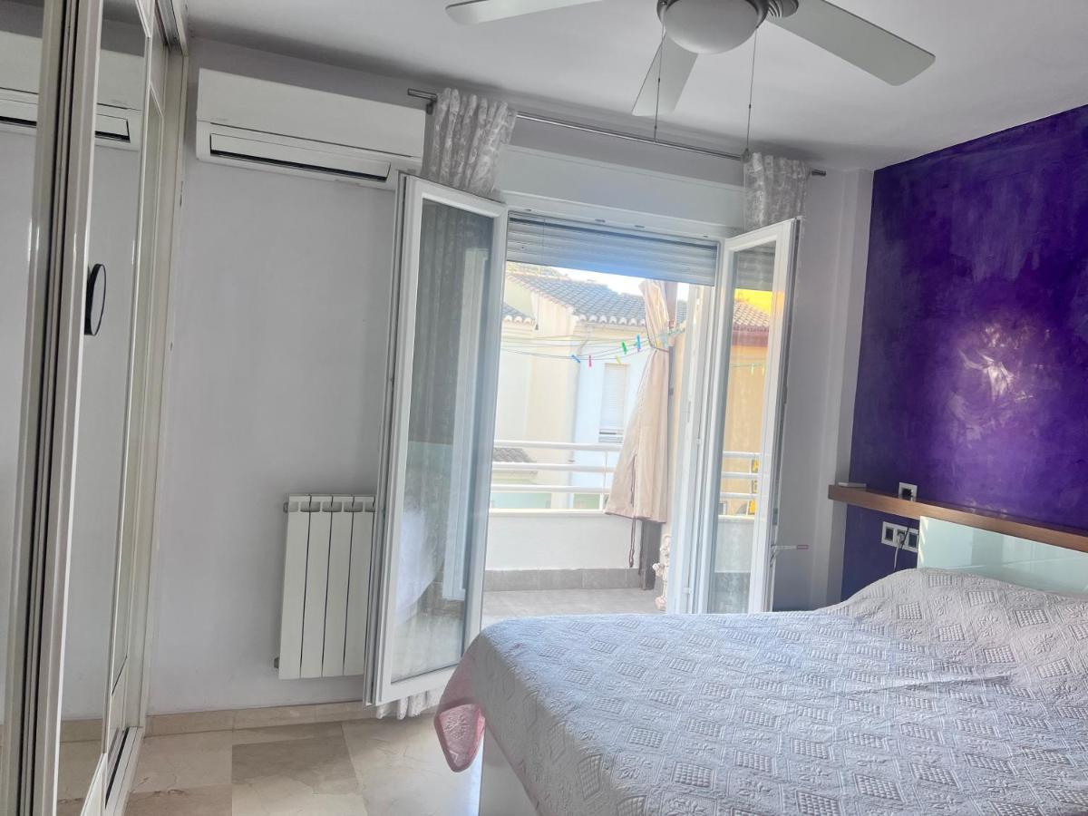 Casa Ideal Familias Y Grupos Con Balcones Exterior Soleada Patios Cerca Alhambra, Sierra Nevada, Rio Genil, Lancha Del Genil, Parque Llano Y Reloj Del Sol Con Barbacoas, Campo De Futbol, Circuito Gimnasia Apartment Granada Ngoại thất bức ảnh